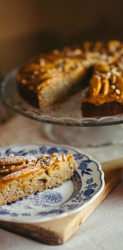 The apple cake with Braeburn apples is ready