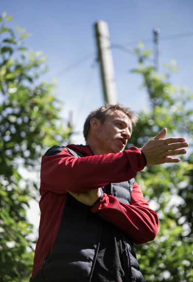 Oswald Rossi mentre spiega qualcosa